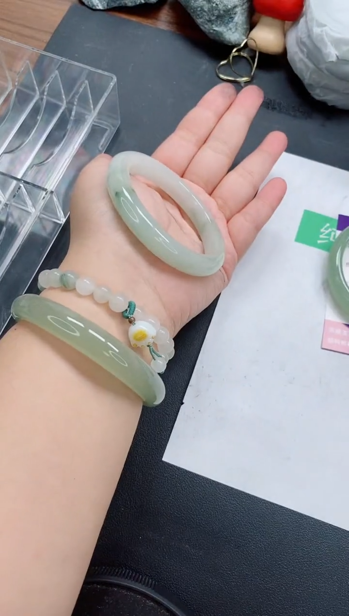 未镶嵌手镯石英质玉106/56-57