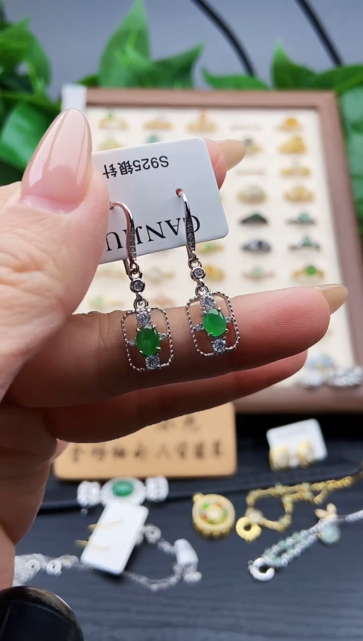 银S925镶嵌翡翠耳饰1