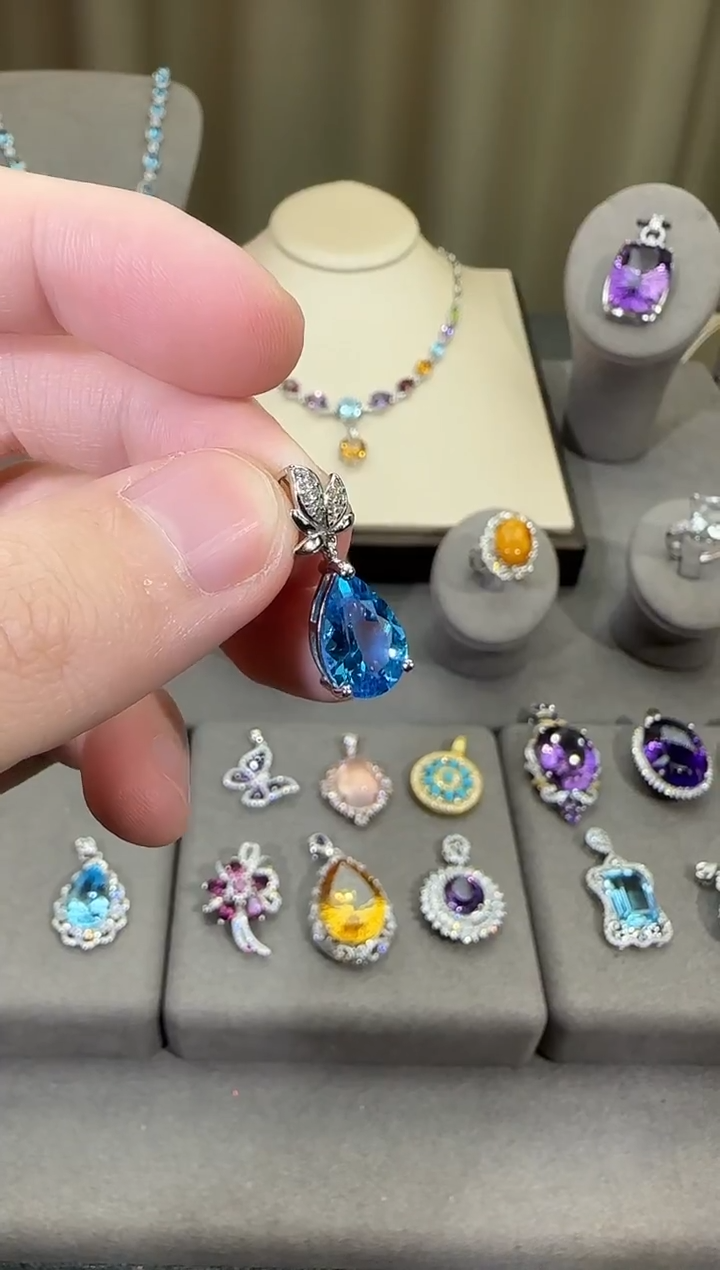 颈饰银S925镶嵌托帕石10*14mm吊坠伦敦蓝