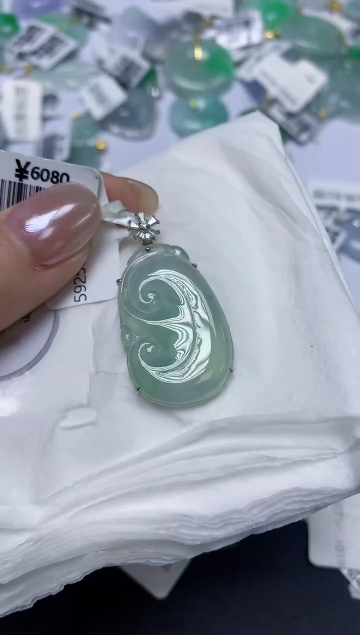 翡翠18K金镶嵌颈饰天然缅甸翡翠A货百元以上9元证书费自理