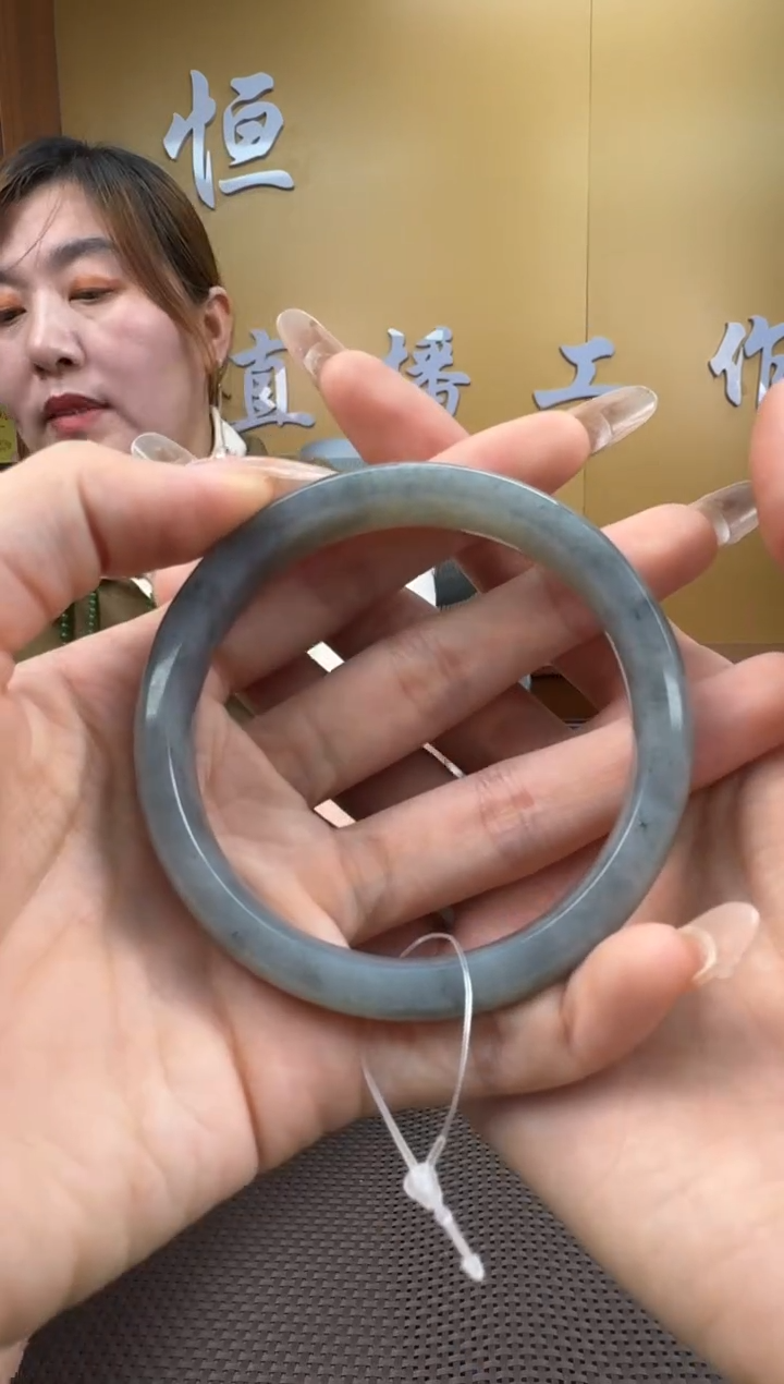 【闪购商品】和田玉手镯未镶嵌60+