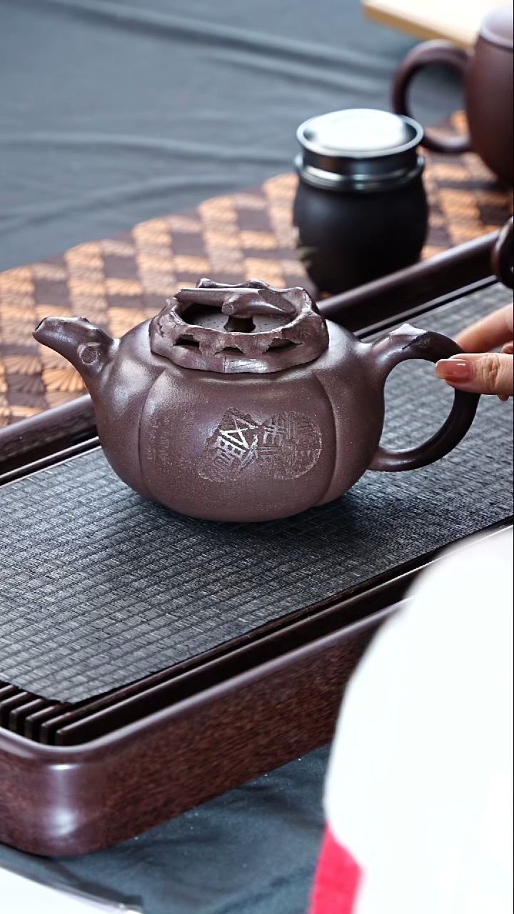 茶壶紫砂72 王洪君 柿子壶 古天青 860毫升