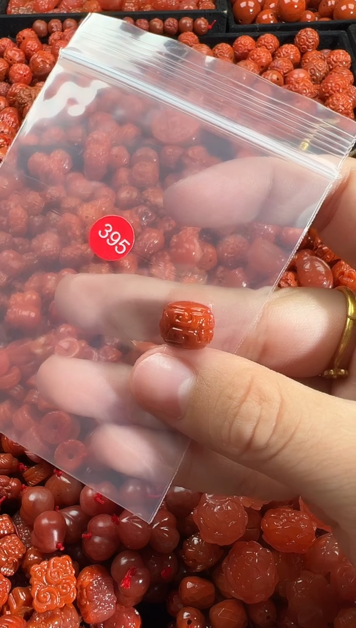 颈饰未镶嵌南红玛瑙1