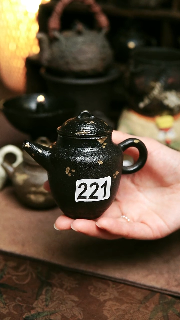 福利221号紫砂全手黑金茶壶120毫升