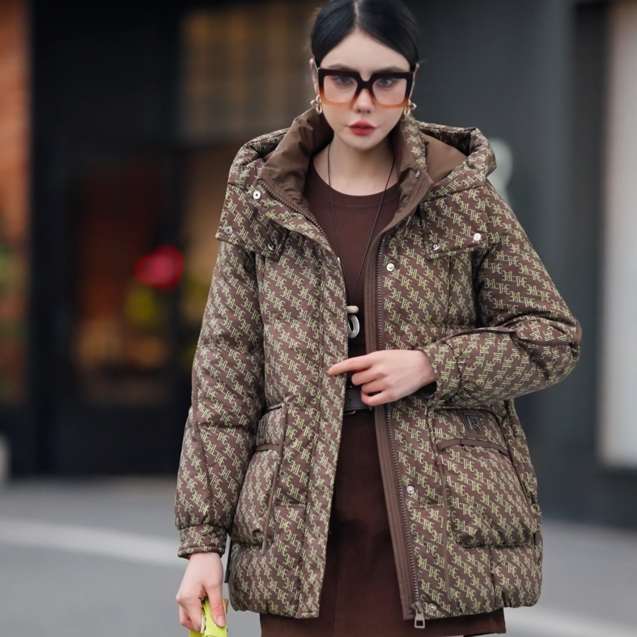 包袖插肩袖保暖宽松型连帽时尚加绒加厚拼接羽绒服25921