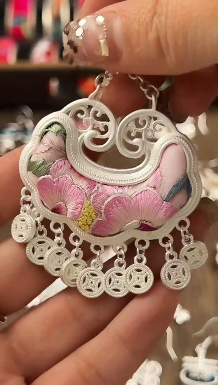 【闪购商品】织绣民族风老绣饰品484