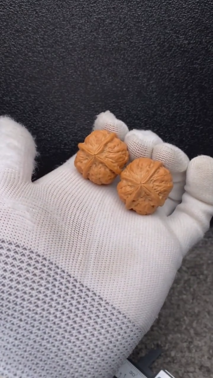 【闪购商品】文玩核桃把件四棱豆腐块99