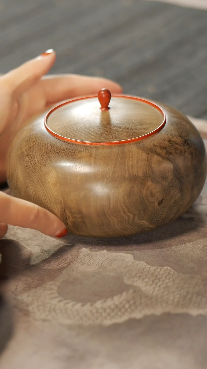 【闪购商品】金丝楠木雕653精工闪电纹茶仓茶叶罐