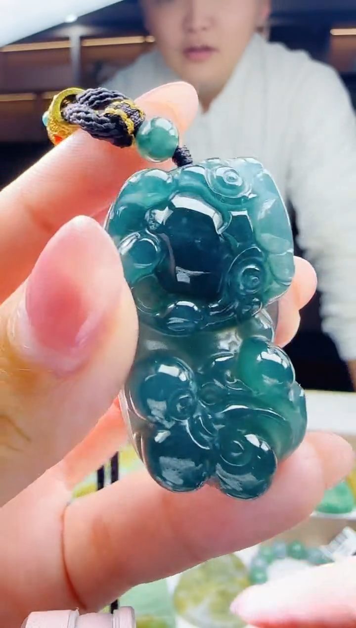 颈饰未镶嵌翡翠多样性发其一   貔貅