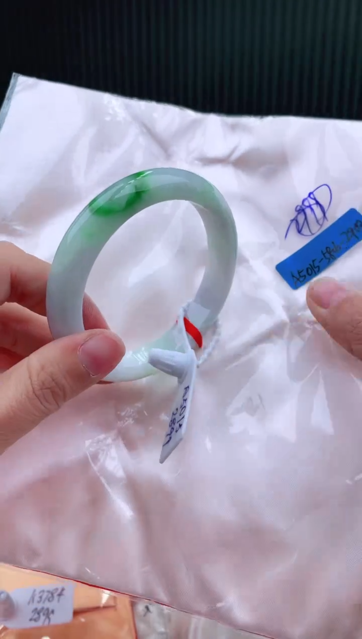 未镶嵌手镯翡翠58