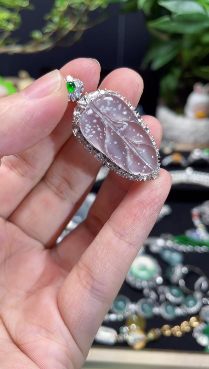 翡翠18K金镶嵌吊坠(不含链)冬*七吊坠