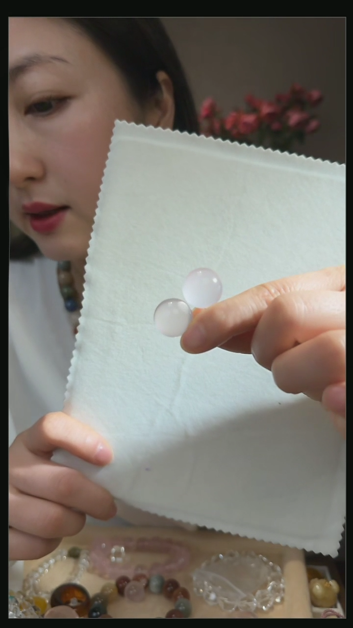 【闪购商品】水晶耳钉18K金镶嵌天然莫桑比克粉水晶耳钉
