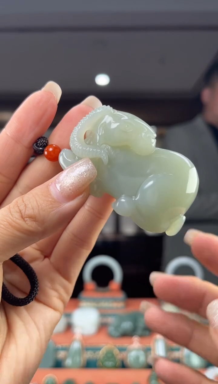 颈饰未镶嵌和田玉佩佩