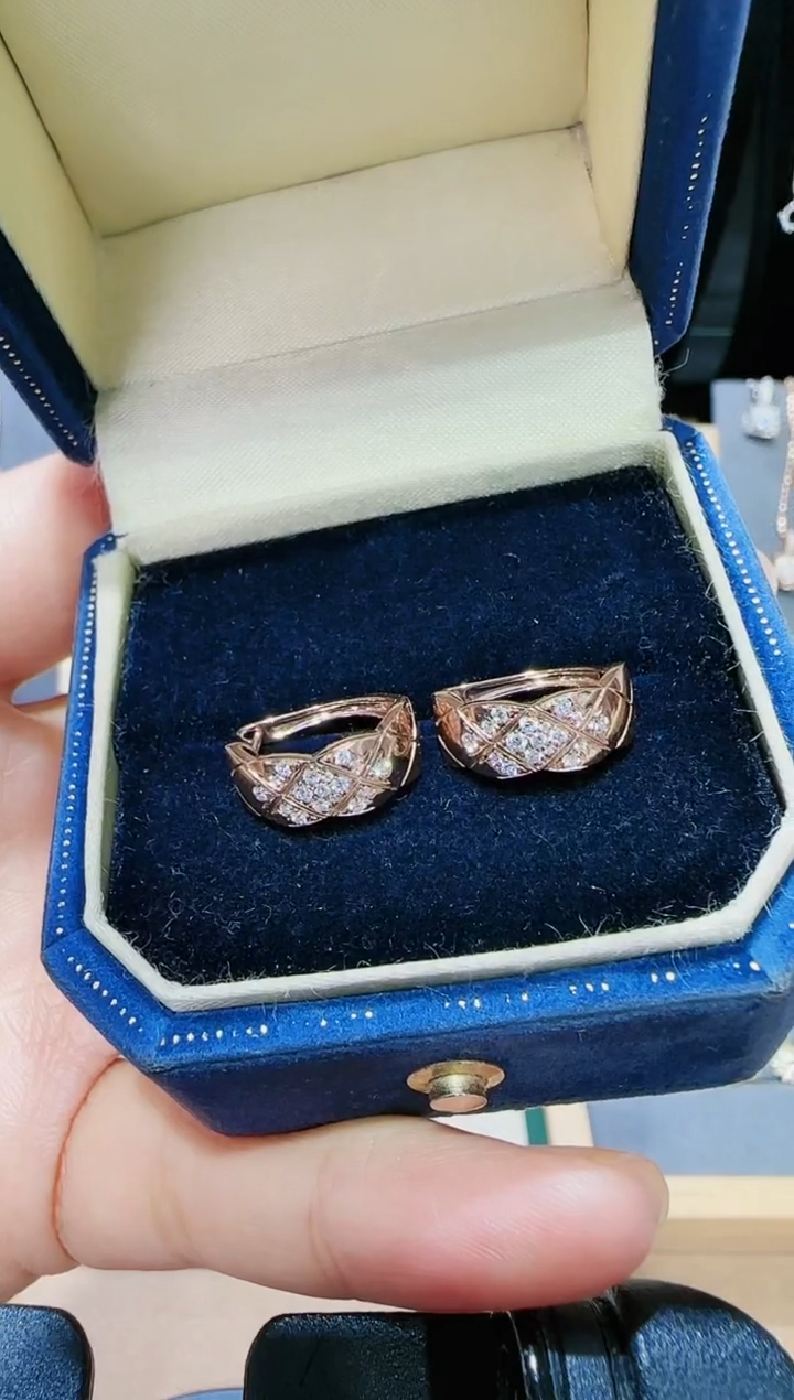 【闪购商品】钻石耳圈18K金镶嵌钻石耳圈 大