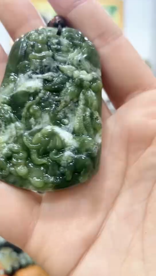 未镶嵌岫玉挂件 