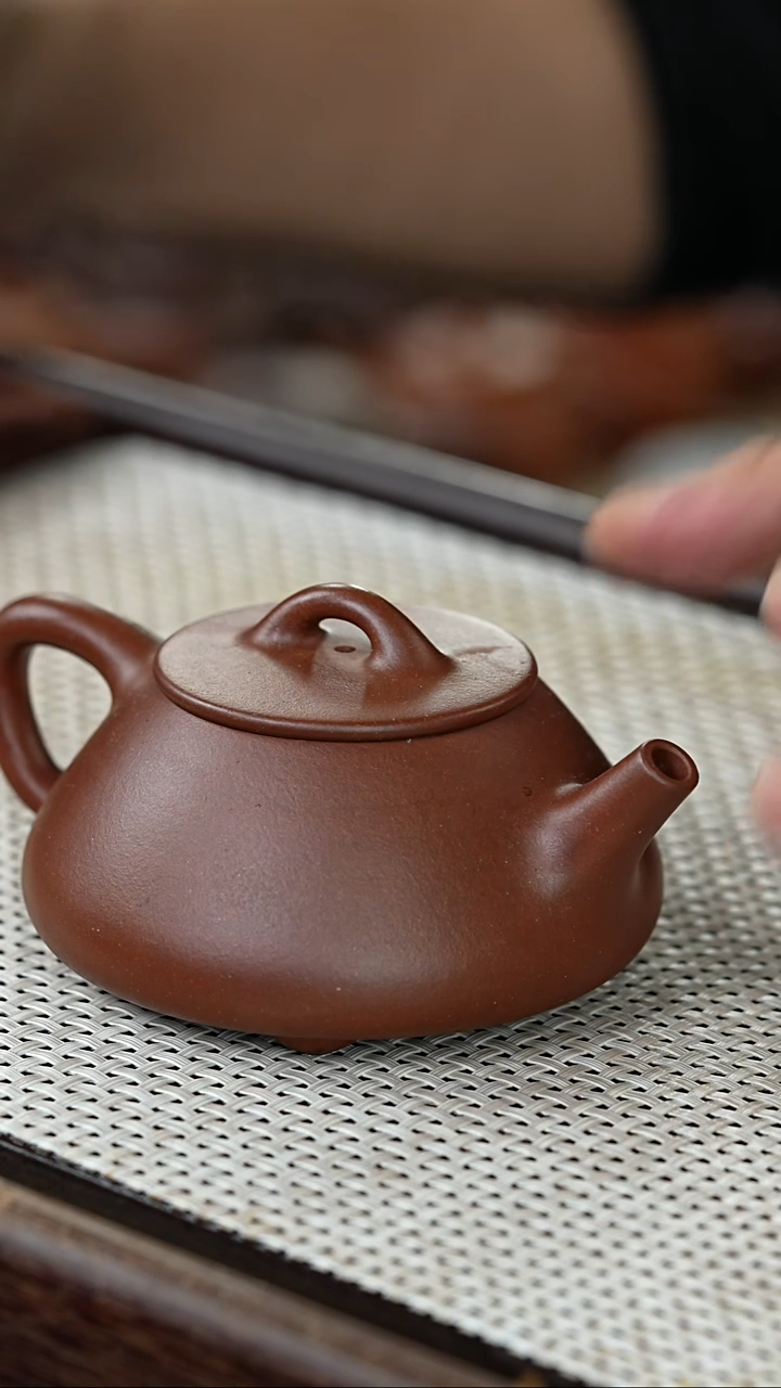 【闪购商品】紫砂茶杯@@AE14665余志江平盖石瓢