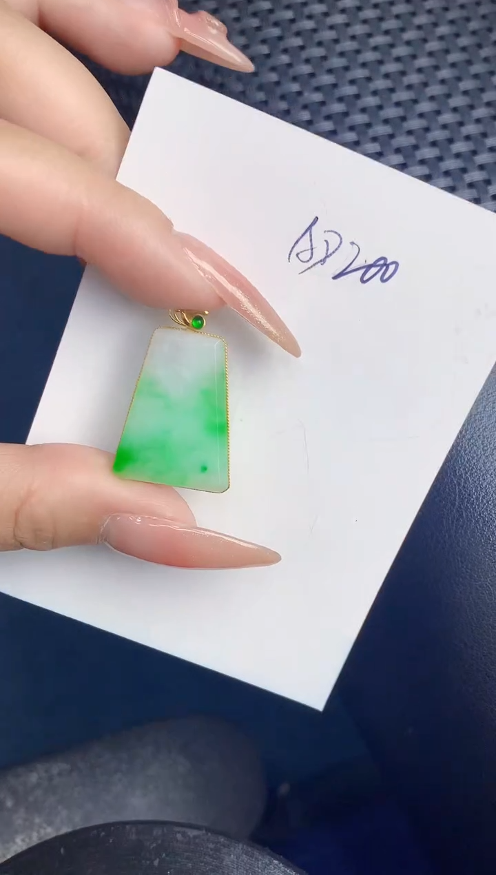 【闪购商品】翡翠颈饰18K金镶嵌000000000