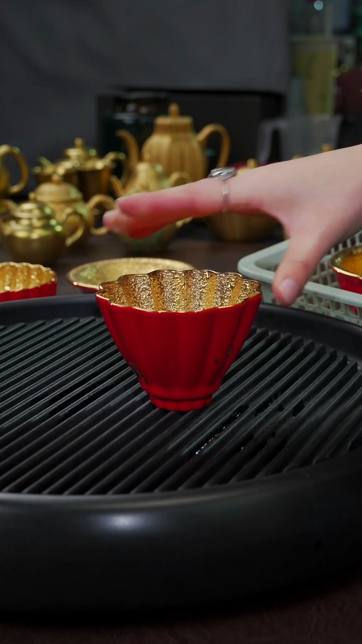 【闪购商品】杯【宜景窑中国红鎏金】大宝钏