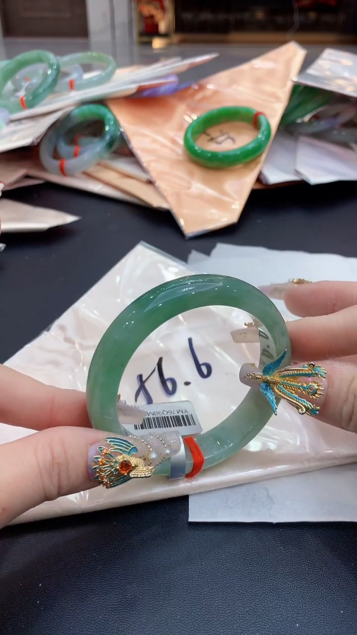 【闪购商品】翡翠手镯未镶嵌0934633915