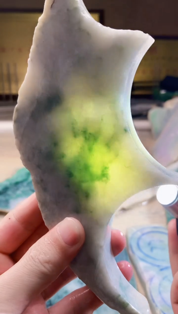 翡翠挂件未镶嵌A货张麦4557
