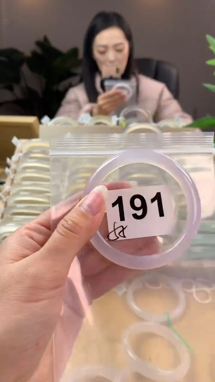 【闪购商品】玛瑙/玉髓手镯未镶嵌191