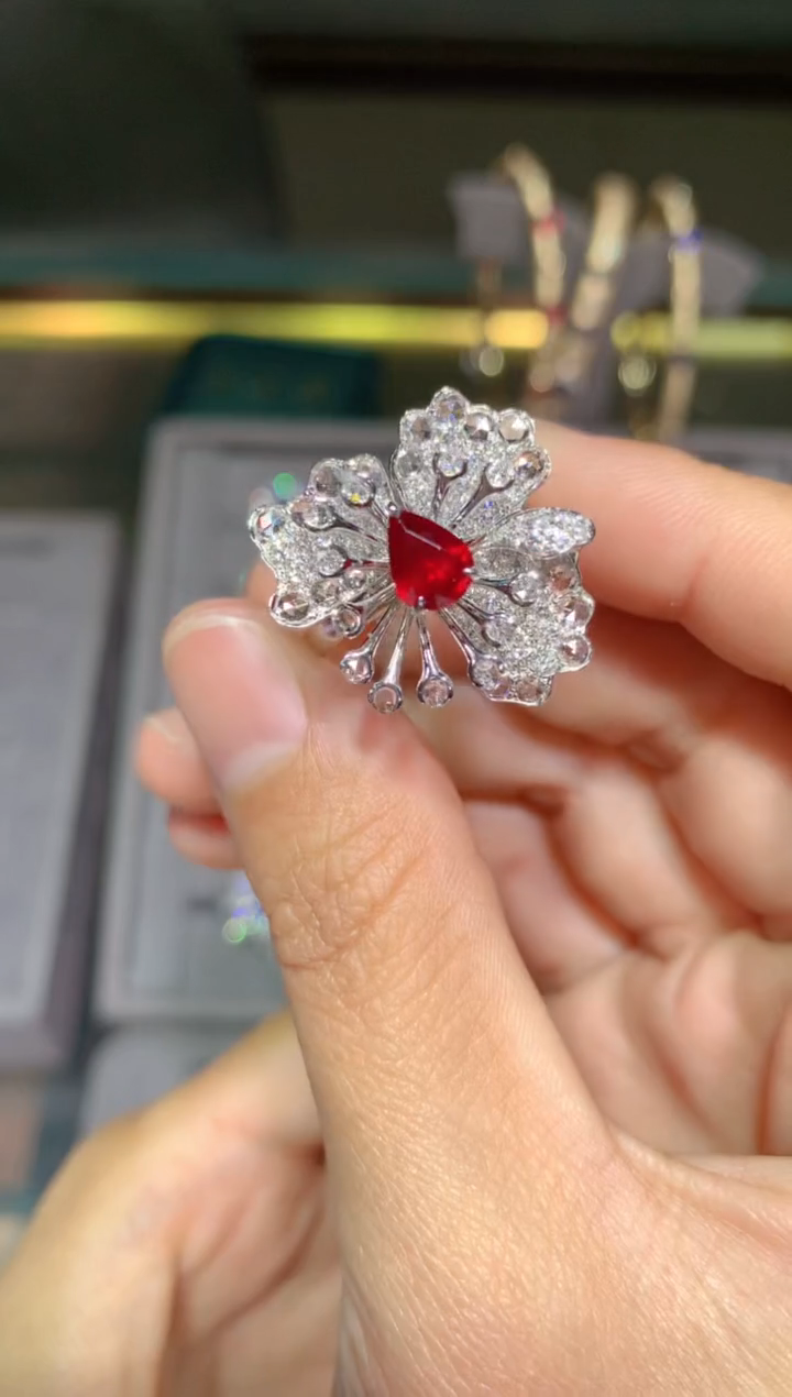 【闪购商品】红宝石戒指18K金镶嵌1.01CT  无烧鸽血红