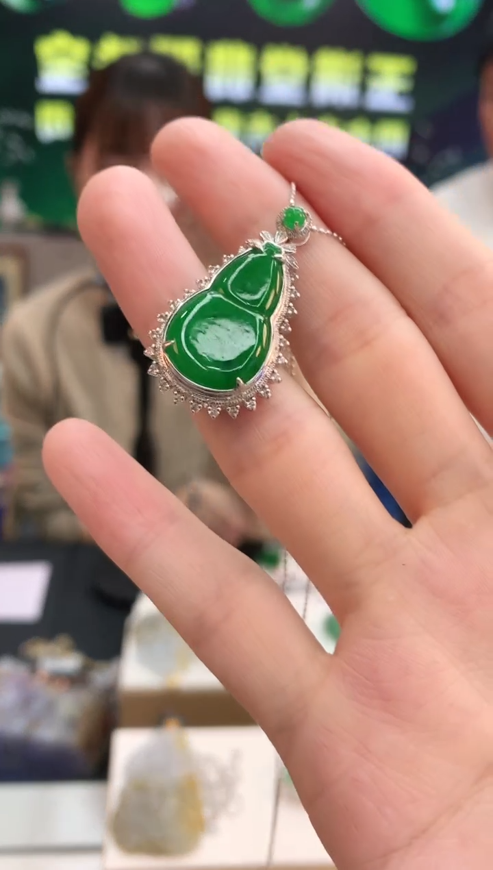 【闪购商品】翡翠颈饰18K金镶嵌赠礼盒证书 小君