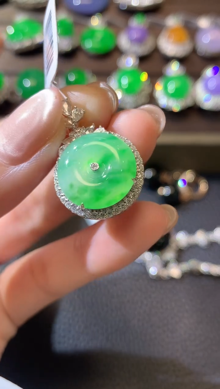 【闪购商品】翡翠吊坠(不含链)18K金镶嵌D34