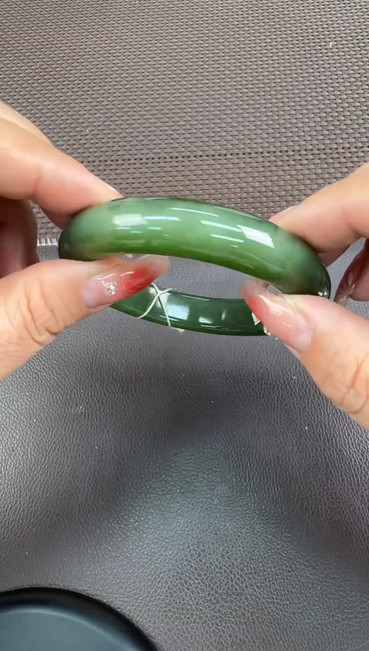 【闪购商品】和田玉手镯未镶嵌60