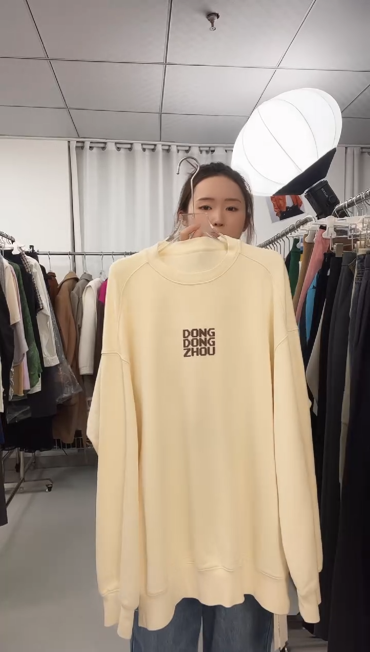 编号055 dongdongzhou卫衣S和M码   已开价