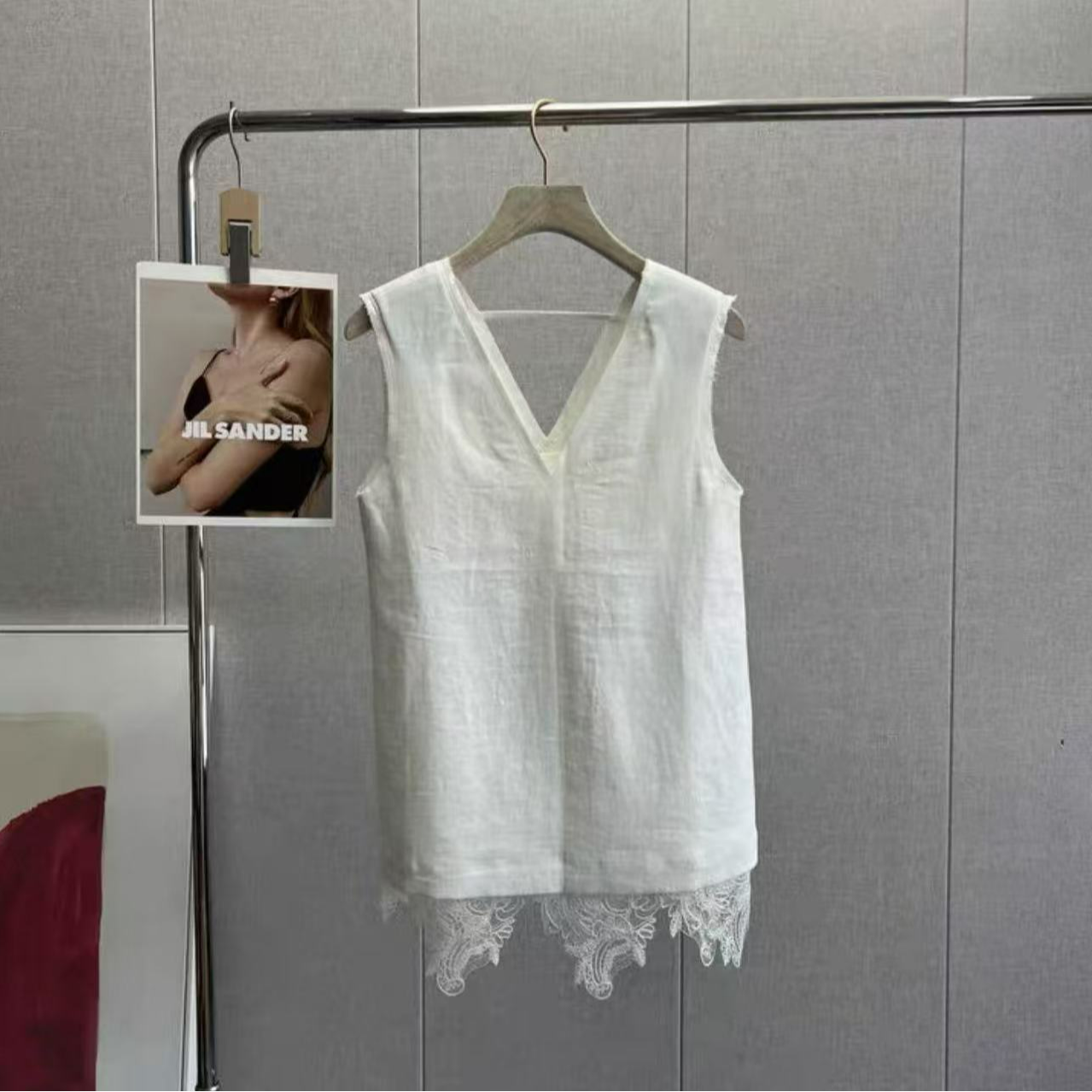 NICE圈圈、小众设计款原单V领蕾丝拼接无袖背心质感TeeA8569