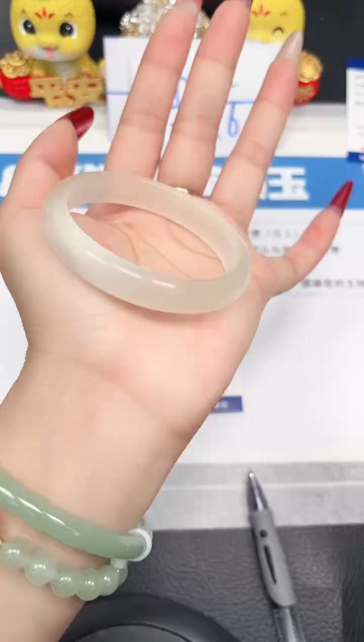 【闪购商品】石英质玉手镯未镶嵌135-56