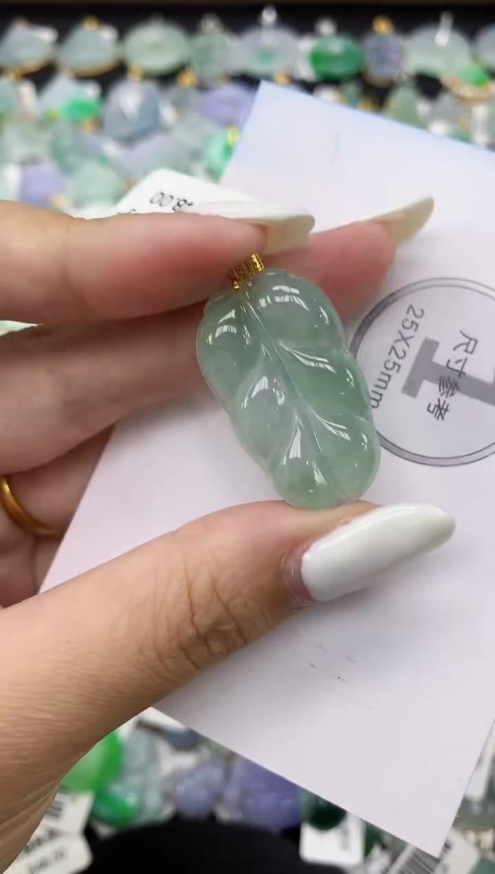 颈饰18K金镶嵌翡翠11111111111