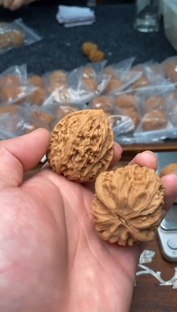 【闪购商品】文玩核桃把件G172号41尺鸡心