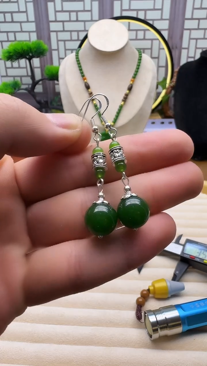 银S925镶嵌和田玉耳饰E69      