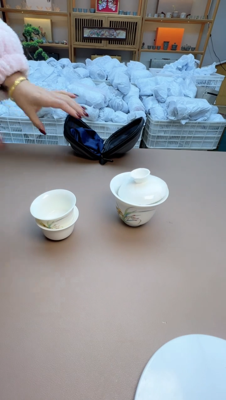 【闪购商品】摆件瓷制品S1111111111111