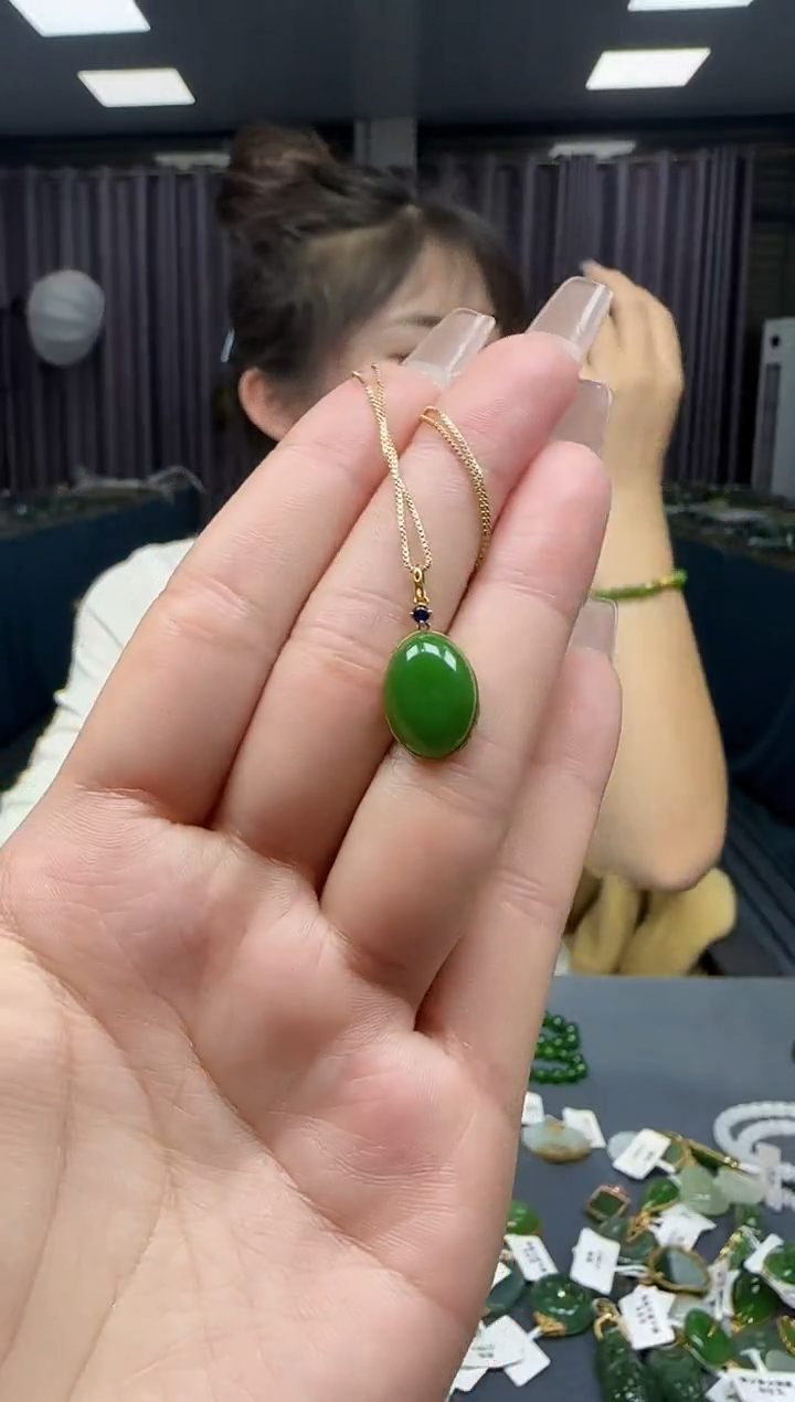 【闪购商品】和田玉挂件18K金镶嵌1