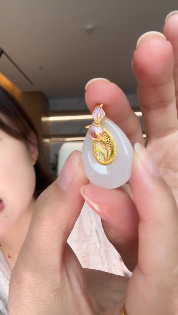 【闪购商品】和田玉吊坠(不含链)足金镶嵌芋见你 金重5.32g