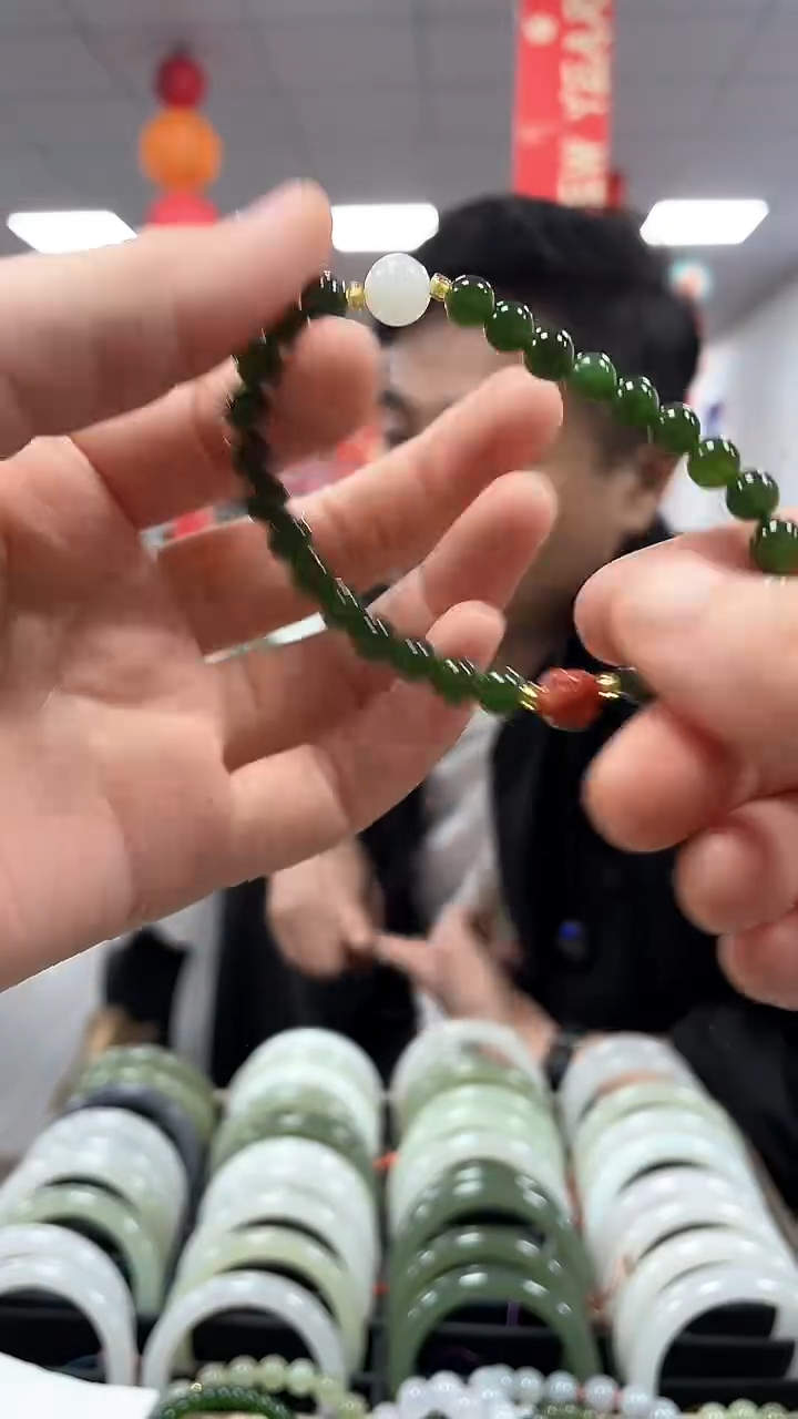 【闪购商品】足金镶嵌和田玉手链碧玉卡6手串一条