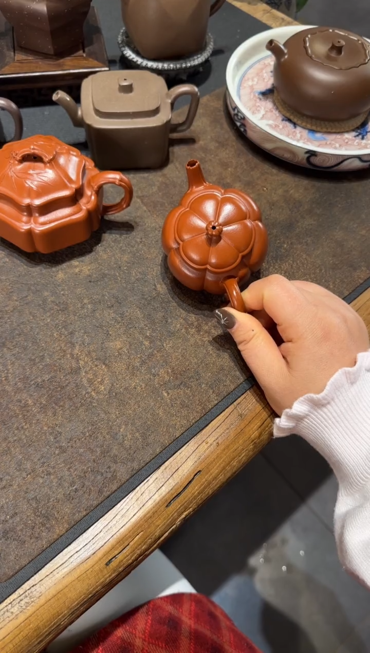 【闪购商品】紫砂茶壶繁花 朱泥