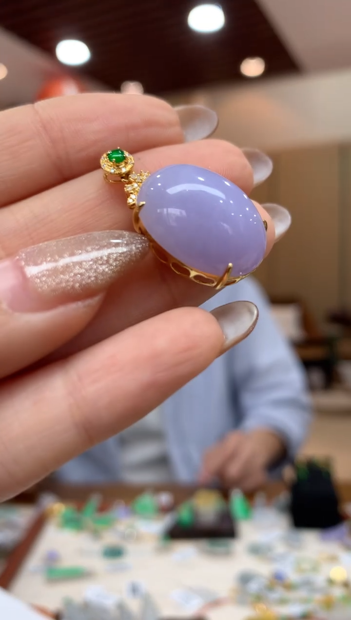 吊坠(不含链)18K金镶嵌翡翠蛋面