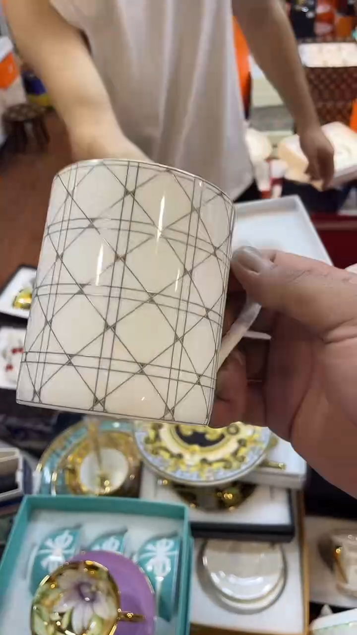 杯鸿辉家品牌瓷器，京东包邮！