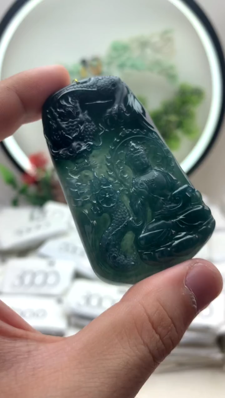 颈饰未镶嵌翡翠大势至