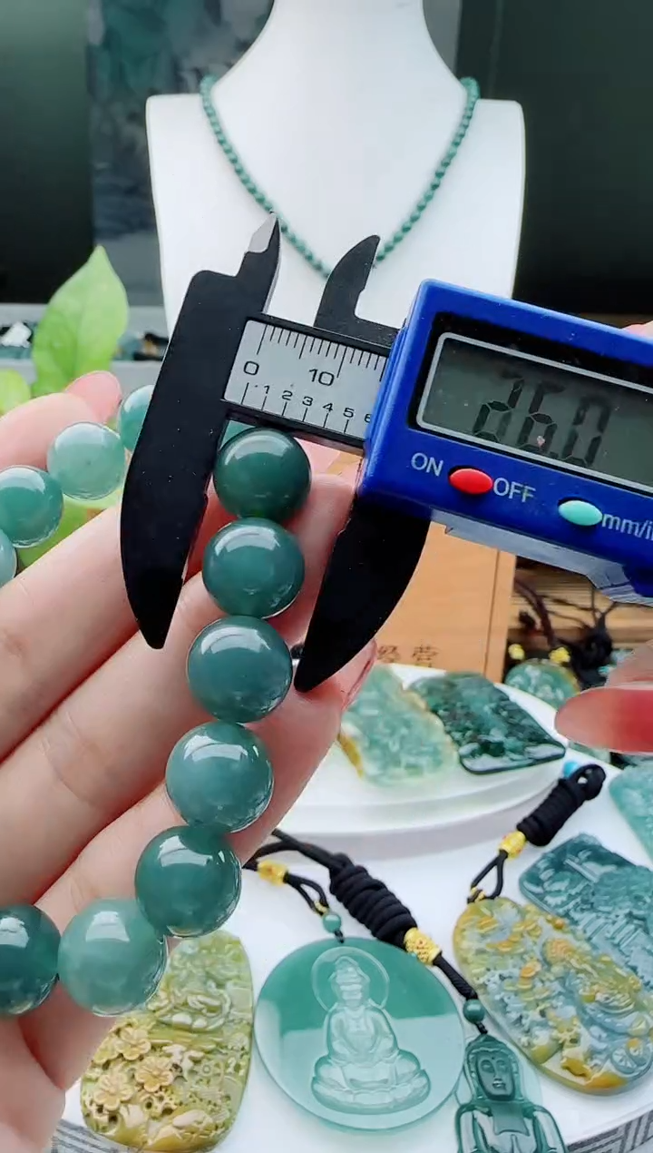 【闪购商品】翡翠颈饰未镶嵌多样性随机一件发货