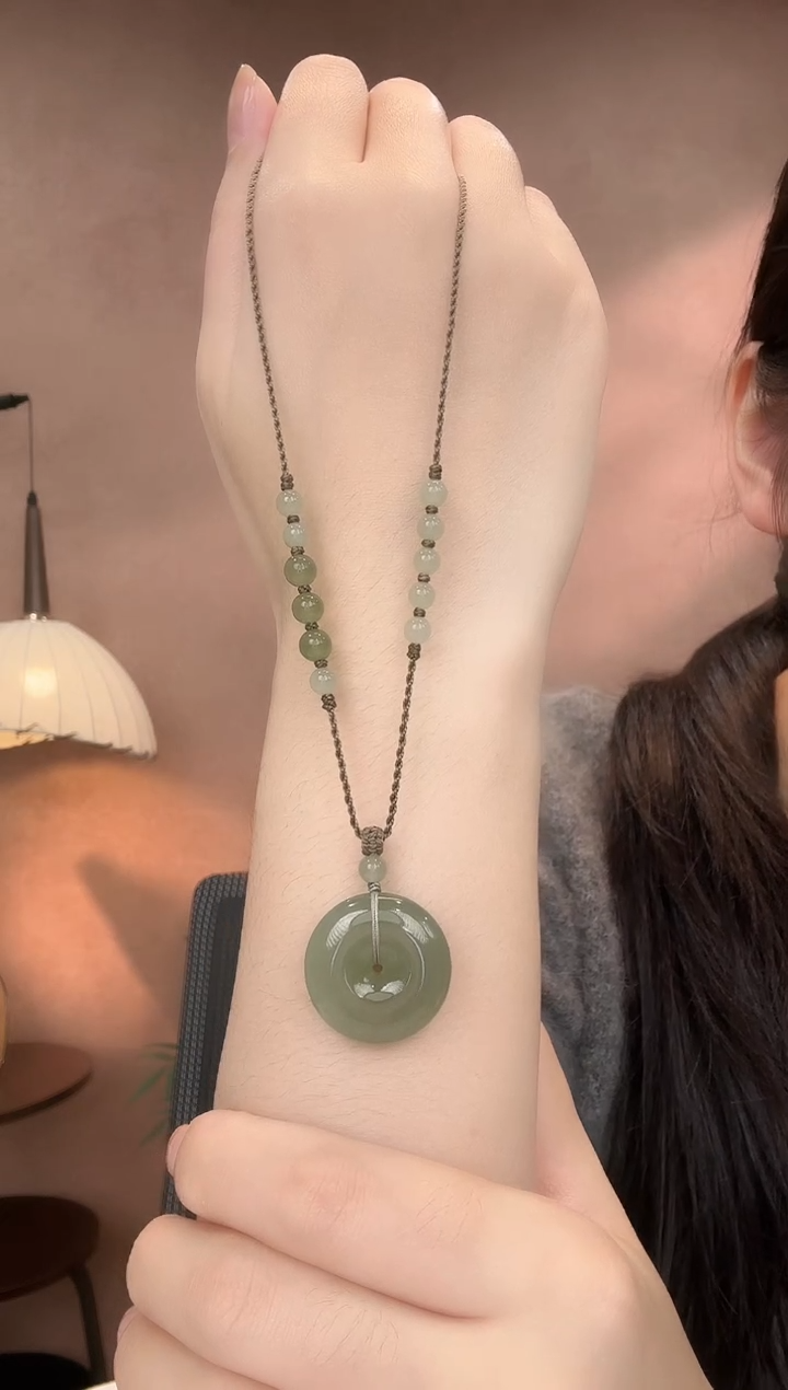 吊坠(赠链)未镶嵌和田玉25mm高冰浓晴水色专柜新款平安扣