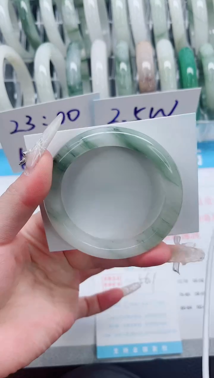 【闪购商品】石英质玉手镯未镶嵌A215-56.1