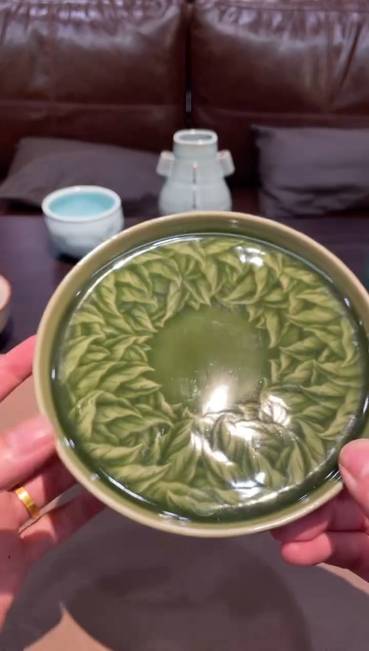 148窑承青瓷千叶壶承