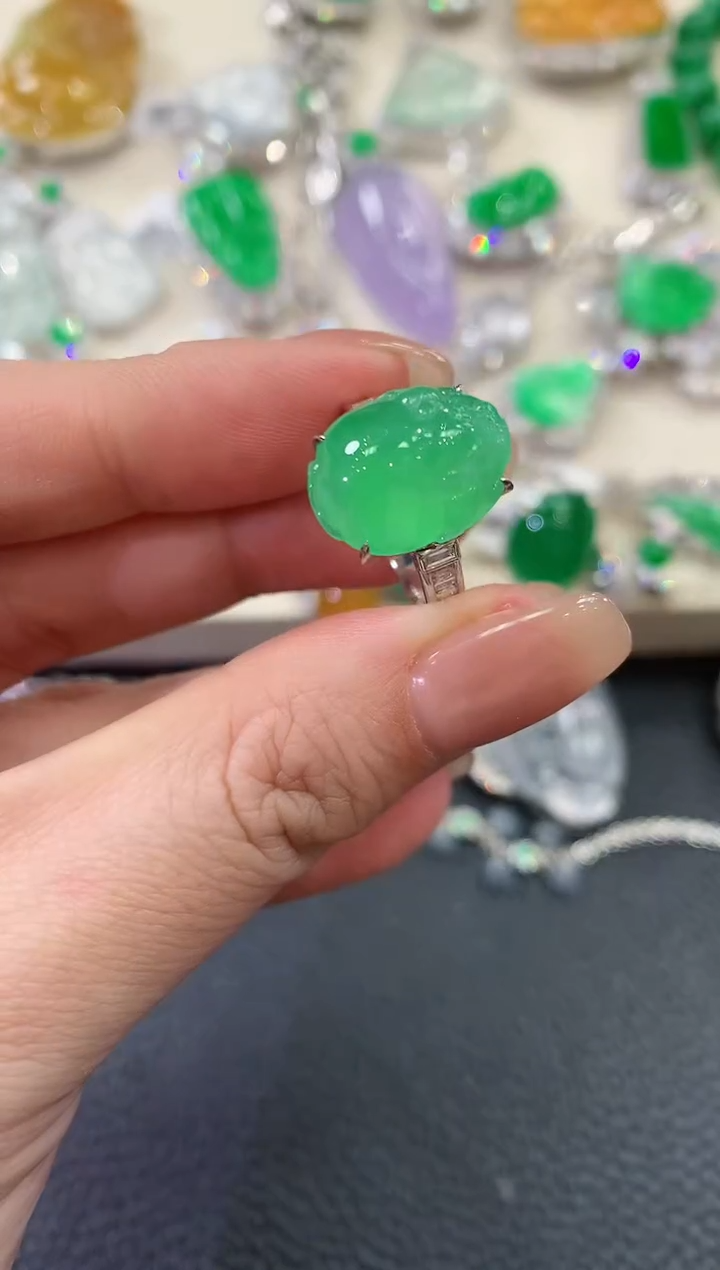 【闪购商品】翡翠戒指18K金镶嵌B104