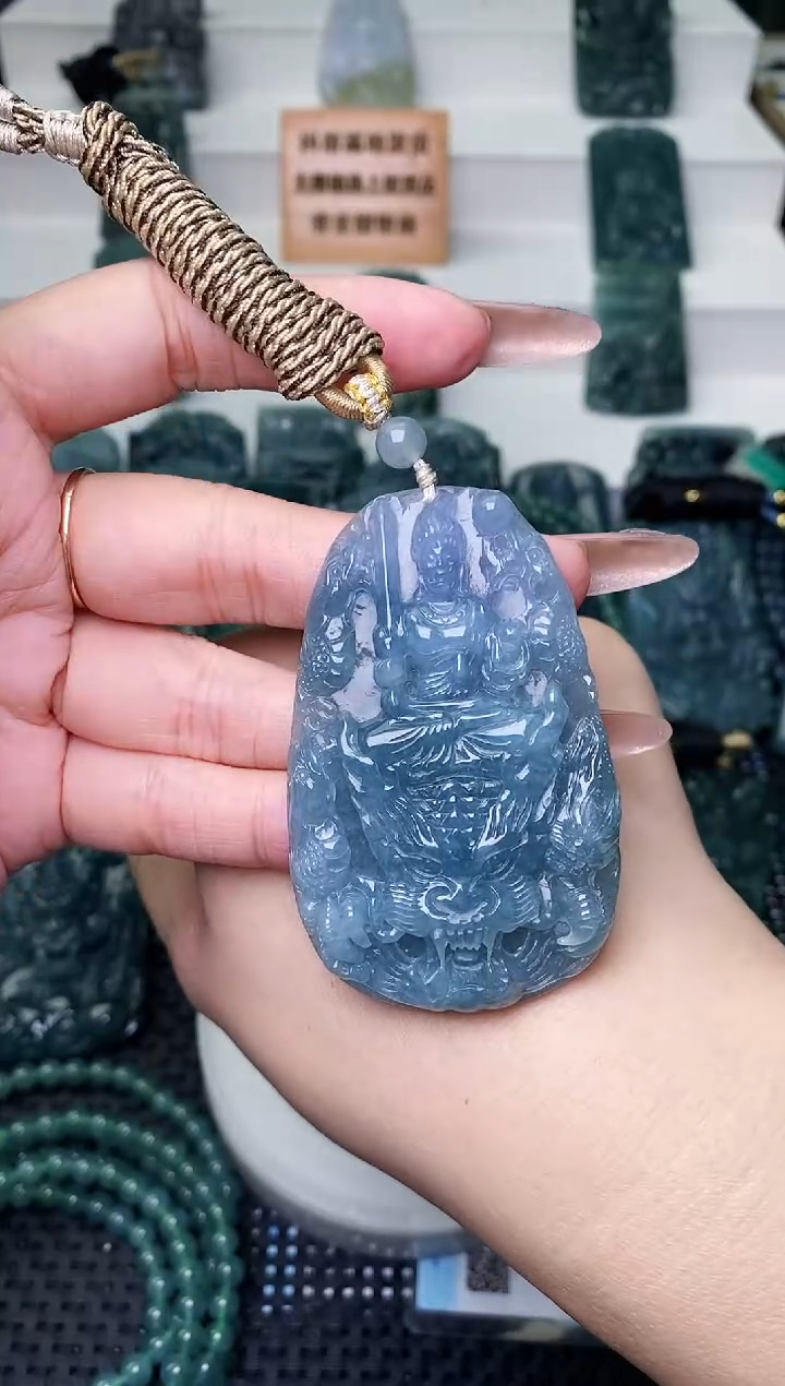 颈饰未镶嵌翡翠 