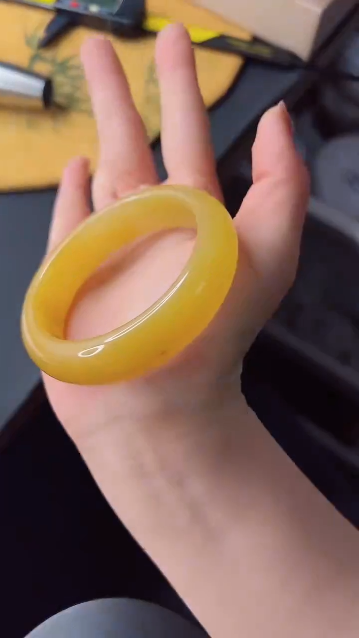 【闪购商品】石英质玉手镯未镶嵌304-57